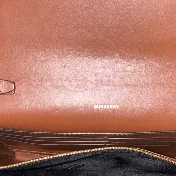 Burberry Icon Stripe E-Canvas Wallet on Chain with Detachable Strap – Like New - Picture 4 of 5